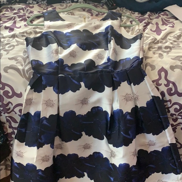 Floral white and blue dress - Picture 1 of 2